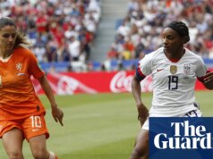 Crystal Dunn, grande do USWNT, anuncia aposentadoria após carreira condecorada