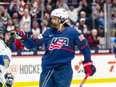 Os irmãos Kelce vieram em auxílio de um jogador de hóquei