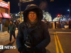 Assistir: BBC em protestos perto da cena onde Alex Pretti foi morto a tiros