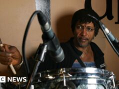 Sly Dunbar, lenda prolífica do reggae, morre aos 73 anos