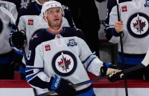 Jatos anulados por Blackhawks no retorno de Toews a Chicago