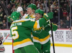 NHL Roundup: retorno completo e selvagem na vitória nos pênaltis sobre Blackhawks