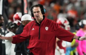 Cignetti termina obra-prima, treinando o invicto Indiana até o título na 2ª temporada