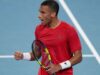 Felix Auger-Aliassime quebra recorde canadense com vitória na França