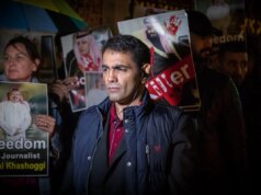 Satírico saudita hackeado com spyware and adware Pegasus ganha indenização em batalha judicial