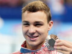 Nadador medalhista olímpico Ilya Kharun muda do Canadá para os EUA