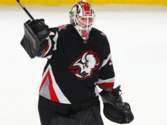 Lyon, do Sabres, quebra recorde da franquia na vitória sobre Kings