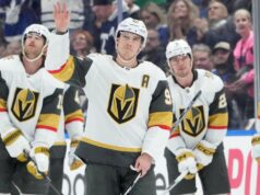 Mitch Marner recebe recepção fria no retorno a Toronto