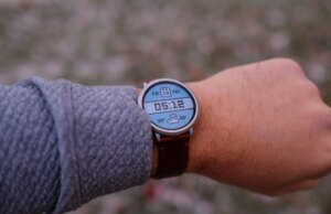 Pebble revive e renova seu smartwatch round de curta duração