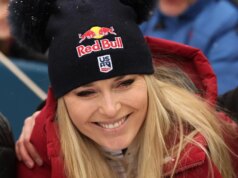 Lindsey Vonn cai e sai mancando na última corrida pré-olímpica