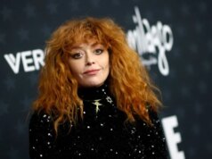 Estrela da Netflix compartilha que ‘a recuperação é um processo que dura a vida toda’ após uma recaída de sobriedade