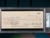 Cheque da Apple assinado por Steve Jobs é vendido por 4.800× seu valor unique