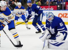 A queda dos Maple Leafs cai para o Sabres, o primeiro hat-trick da carreira de Dahlin