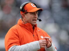 O técnico do Clemson, Swinney, alega adulteração de Ole Miss ‘Golding e pede reformas