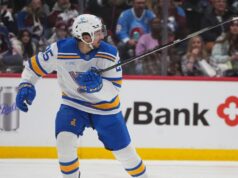 Jordan Kyrou do Blues e Jake Neighbours saem do jogo contra o Stars devido a lesão