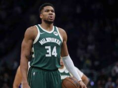 Bucks não tem cronograma sobre quando Antetokounmpo pode retornar de distensão na panturrilha