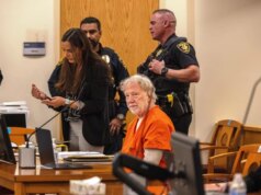 Ator Timothy Busfield indiciado por acusações de abuso sexual infantil