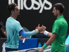 Novak Djokovic avança para as semifinais do Aberto da Austrália após Musetti se aposentar devido a lesão