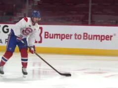 À VOIR: Alex Newhook continua testando sa cheville