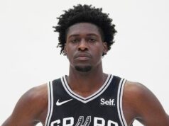 O canadense Charles Bediako, que jogou na G League, obtém elegibilidade temporária para a faculdade