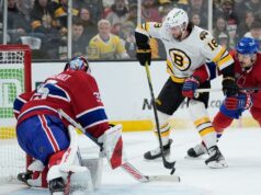 O hat-trick de Caufield não é suficiente, já que os Canadiens caem para os Bruins