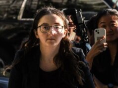 A notória executiva da FTX, Caroline Ellison, está fora da custódia federal