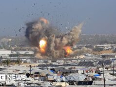 Ataques aéreos israelenses matam pelo menos 27 palestinos em Gaza, dizem autoridades de resgate