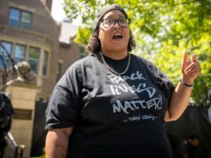 Membro do conselho escolar de Minnesota, Chauntyll Allen, degolado por legislador estadual após prisão por invasão de igreja anti-ICE