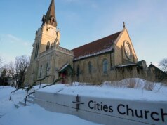 Para os jovens participantes do evento religioso da TPUSA, a invasão da igreja em Minnesota é uma linha sagrada cruzada