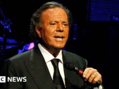 Investigação de agressão sexual de Julio Iglesias é arquivada por promotores espanhóis