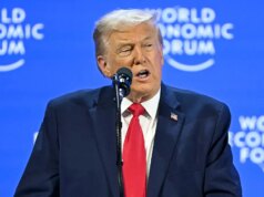 Trump mantém Macron sob os holofotes enquanto as negociações na Groenlândia avançam em Davos