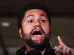 Homem é preso na festa de Sundance após agressão racista ao congressista Maxwell Frost