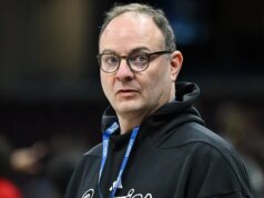 Ex-estrela da ESPN pede aos seguidores das redes sociais que ‘enfrentem o fascismo’