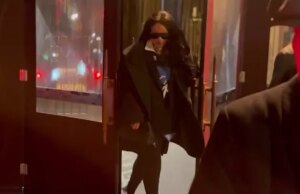 Rihanna critica o guarda-costas depois que a porta bate na cara, diante das câmeras