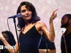 Olivia Dean preparada para ‘iluminar’ o palco do Mobo Awards