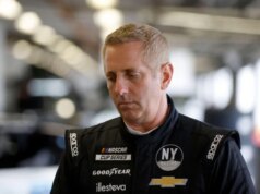 Greg Biffle não estava pilotando um avião antes do acidente que matou ele e outras 6 pessoas, diz NTSB