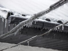 Tempestade brutal de inverno deixa centenas de milhares de pessoas sem energia. Quanto tempo durarão as interrupções?