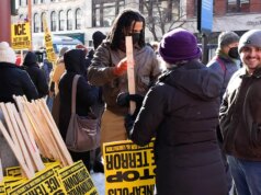 ASSISTA: Grupos socialistas radicais encenam protesto anti-ICE em Washington