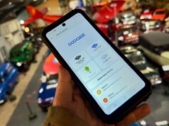 Este telefone Android com uma bateria enorme e um projetor com foco automático me tornou um fã instantaneamente