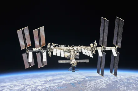 international-space-station-exterior-earth.jpg