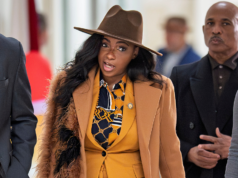 A história de Jasmine Crockett de jogar a carta racial indo atrás de críticos conservadores e liberais