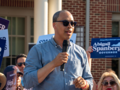 Recém-criada Virginia AG, que fantasiou com a família do oponente morrendo por causa de um erro de digitação flagrante