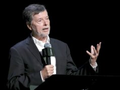 Famoso cineasta pressiona democratas a colocarem as primárias presidenciais ‘lideradas pelos cidadãos’ em primeiro lugar