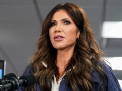 Democratas exigem que Kristi Noem seja demitida ou alertam que o impeachment ocorrerá