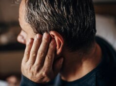 Um zumbido misterioso sacode a cidade americana enquanto moradores relatam noites sem dormir e medo crescente