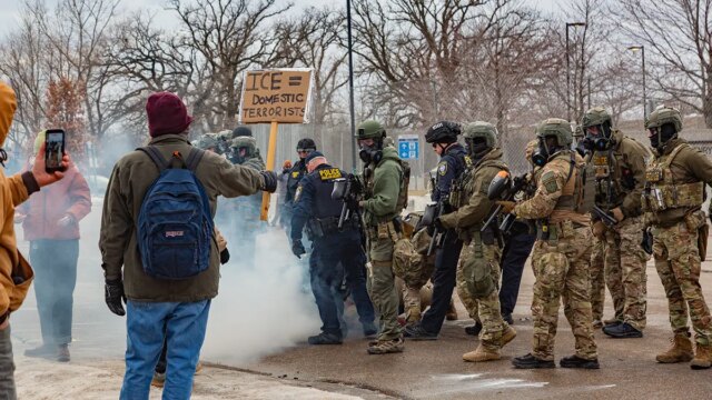 minneapolis-ice-agitator-violence_002-1.jpg