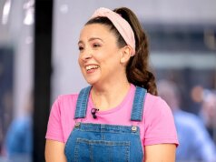 A estrela do YouTube, Sra. Rachel, pede desculpas emocionadas por gostar de comentários anti-semitas e diz que foi um acidente