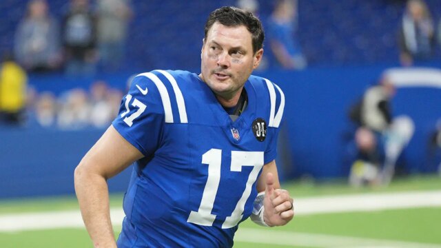 nfl-colts-philip-rivers-123125-2.jpg