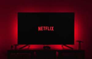 Netflix revisa oferta de pagar todo o dinheiro para a Warner Bros evitar a Paramount
