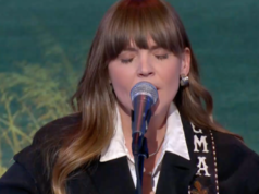 Sessões de sábado: Courtney Marie Andrews se apresenta "Todo mundo quer se sentir como você"